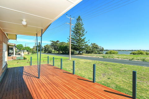 25 Captain Sturt Parade - Hindmarsh Island - Port Augusta Accommodation 0