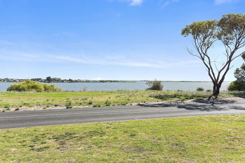 25 Captain Sturt Parade - Hindmarsh Island - Port Augusta Accommodation 2