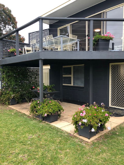 3 Madsen - Port Augusta Accommodation 1