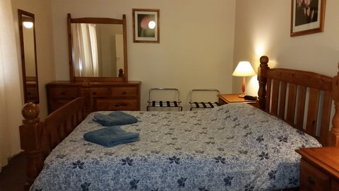 About Town Cottages - Blue Gum And Blue Bush Cottages - Port Augusta Accommodation 0