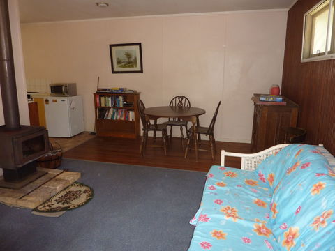 Acacia Cottages - Port Augusta Accommodation 0