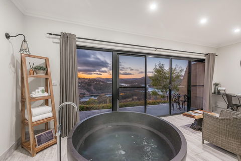 Eagle View Escape - Port Augusta Accommodation 0