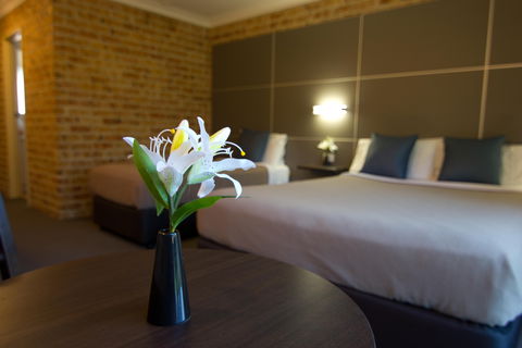 Lakeview Hotel Motel - Port Augusta Accommodation 0