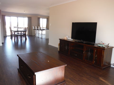 Robbo's - Port Augusta Accommodation 2
