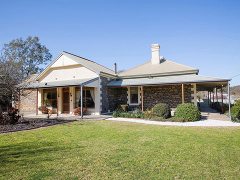 SINKINSON HOUSE - Mount Torrens - Port Augusta Accommodation 0