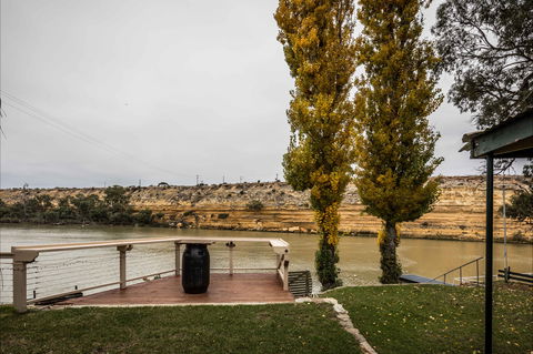 80 Page Drive Blanchetown -River Shack Rentals - Port Augusta Accommodation 0