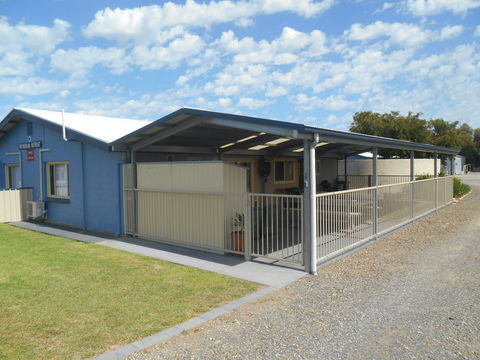 Blue Line Retreat Unit 1 - Port Augusta Accommodation 0
