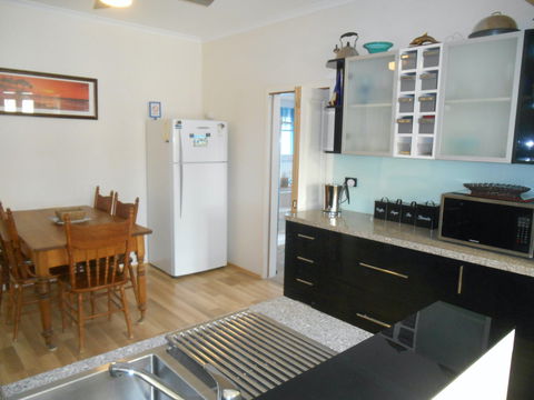 Blue Line Retreat Unit 1 - Port Augusta Accommodation 1
