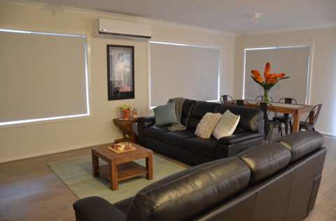 Falls Cottage Whitfield - Port Augusta Accommodation 2