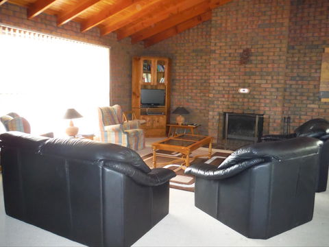 George's Place - Port Augusta Accommodation 0