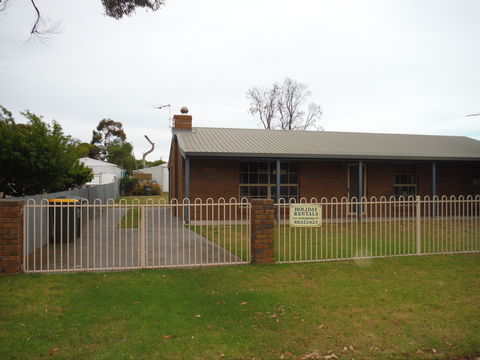 George's Place - Port Augusta Accommodation 1