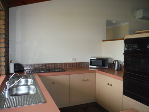George's Place - Port Augusta Accommodation 2