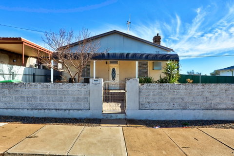 Miner's Retreat - Port Augusta Accommodation 0