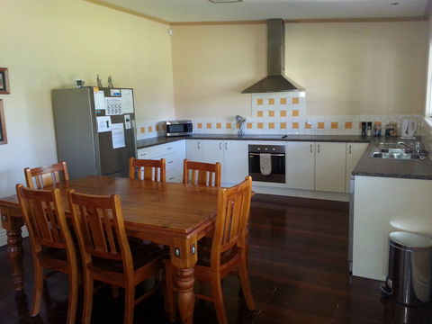 Phoenix Cottage - Port Augusta Accommodation 0