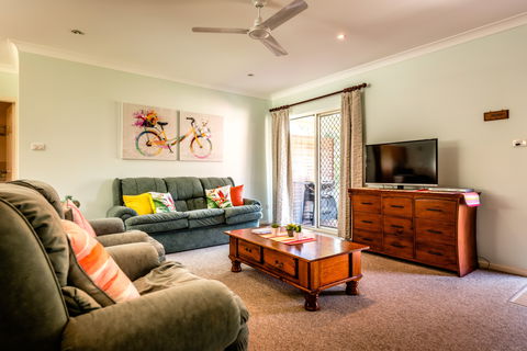 A Larks Nest - Port Augusta Accommodation 2