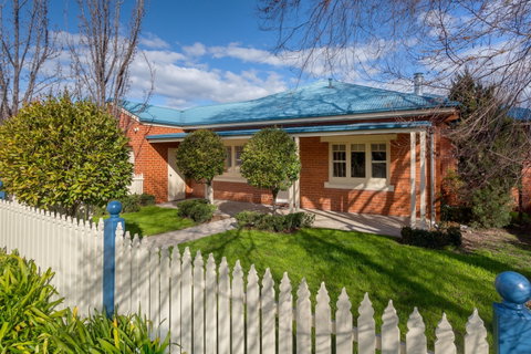 Ampleforth East - Port Augusta Accommodation 0
