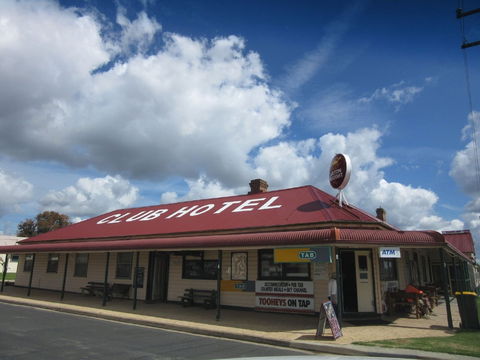 Club Hotel Emmaville - Port Augusta Accommodation 0