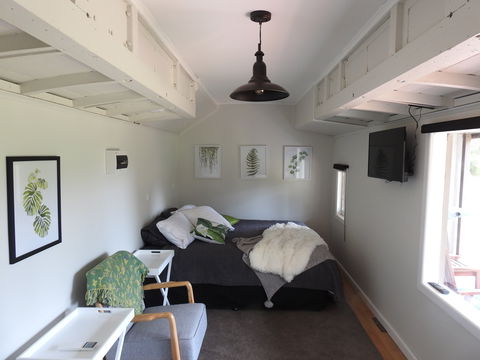 Miners Ridge Vineyard Railway Carriage B&B - Port Augusta Accommodation 0