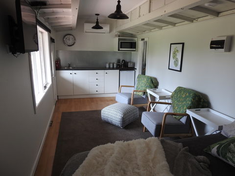 Miners Ridge Vineyard Railway Carriage B&B - Port Augusta Accommodation 2