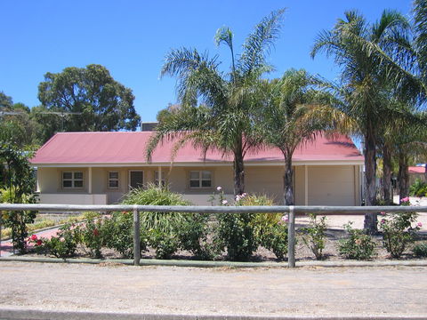 The Palms - House Only - Port Augusta Accommodation 0