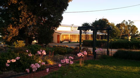 Angas Plains Wines Suites - Port Augusta Accommodation 1