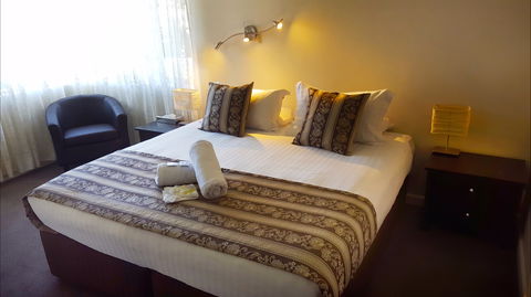 Balcony On Sixth Lodge - Port Augusta Accommodation 1