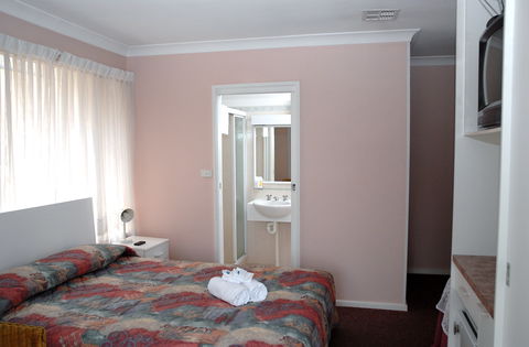Blue And White Lodge - Port Augusta Accommodation 1
