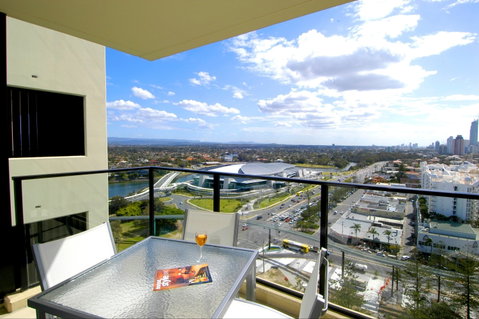 Mantra Broadbeach On The Park - Port Augusta Accommodation 2