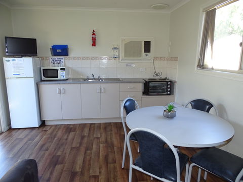 Moonta Bay Cabins - Cabin 2 - Port Augusta Accommodation 1