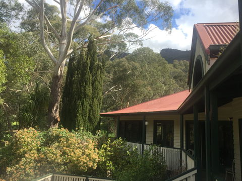 Mountain Grand Halls Gap - Port Augusta Accommodation 1