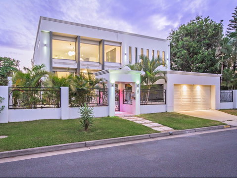 Riviera Waters Broadbeach - Vogue Holiday Homes - Port Augusta Accommodation 0