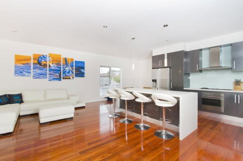Shellharbour Seabird - Port Augusta Accommodation 1