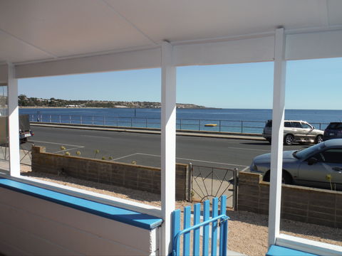 The Little White House - Port Augusta Accommodation 0