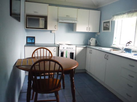 The Little White House - Port Augusta Accommodation 1