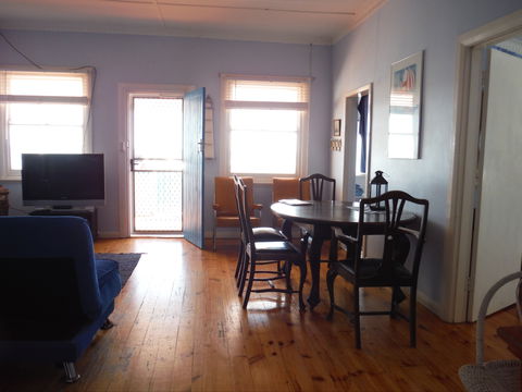 The Little White House - Port Augusta Accommodation 2