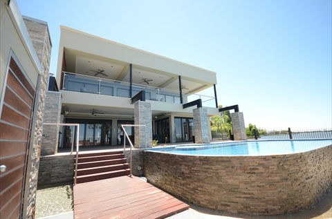Waterfront Holiday Houses - Port Augusta Accommodation 2