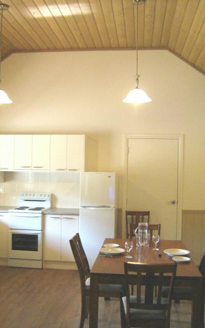 Alpine Valley Cottages - Port Augusta Accommodation 4