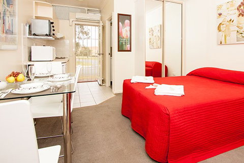 Canberra Short Term & Holiday Accommodation - Port Augusta Accommodation 0