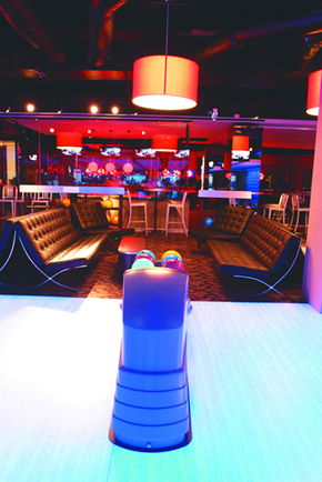 Strike Bowling Bar - King Street Wharf - Port Augusta Accommodation 3