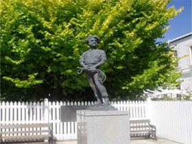 Alexander Cameron Statue - Port Augusta Accommodation 0