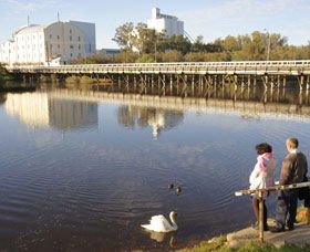Avon River - Port Augusta Accommodation 1