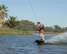 Gum Bend Lake - Port Augusta Accommodation 8
