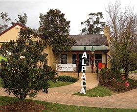 Australian Alpaca Barn - Hunter Valley Gardens - Port Augusta Accommodation 0