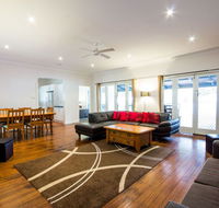 The Retreat Port Stephens - Port Augusta Accommodation