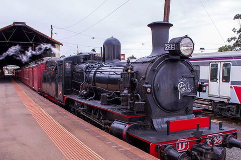 Twilight Train Christmas Functions - Port Augusta Accommodation 3