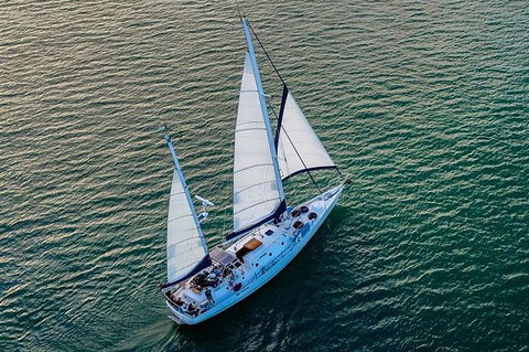 Full-Day Adventure Sailing Experience: Circumnavigate Magnetic Island - Port Augusta Accommodation 1