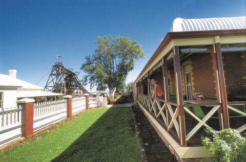 Hoover House - Port Augusta Accommodation 1