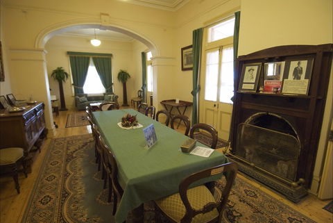Hoover House - Port Augusta Accommodation 2