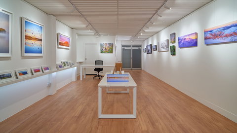 Scott Leggo Gallery - Port Augusta Accommodation 1