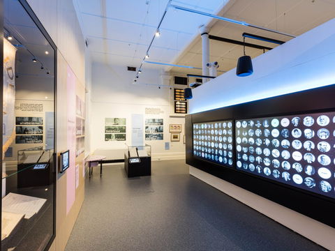 Centre Of Democracy - Port Augusta Accommodation 1